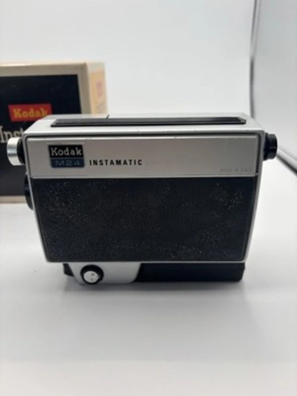 Kodak M24 Instamatic Super 8 Movie Camera & Instamatic Movie Light Model 1 1970s